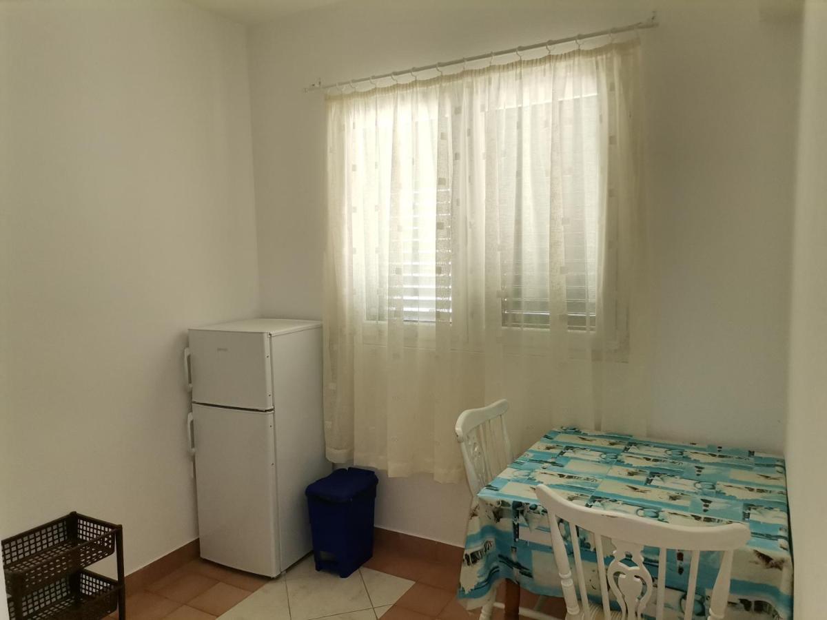 Apartments And Rooms Batos Zavala Εξωτερικό φωτογραφία