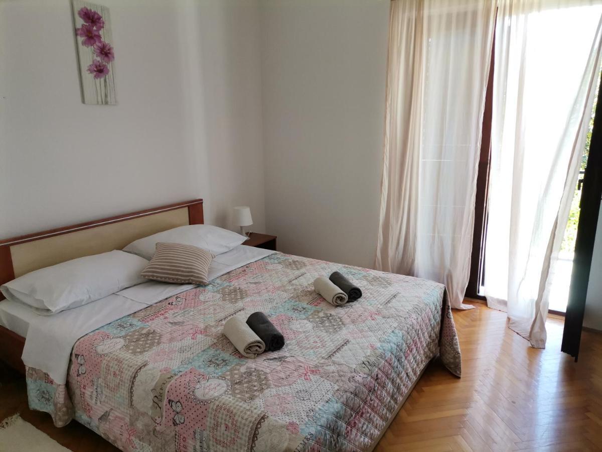 Apartments And Rooms Batos Zavala Εξωτερικό φωτογραφία