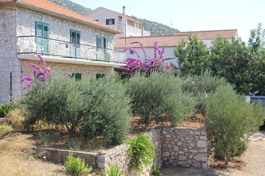 Apartments And Rooms Batos Zavala Εξωτερικό φωτογραφία