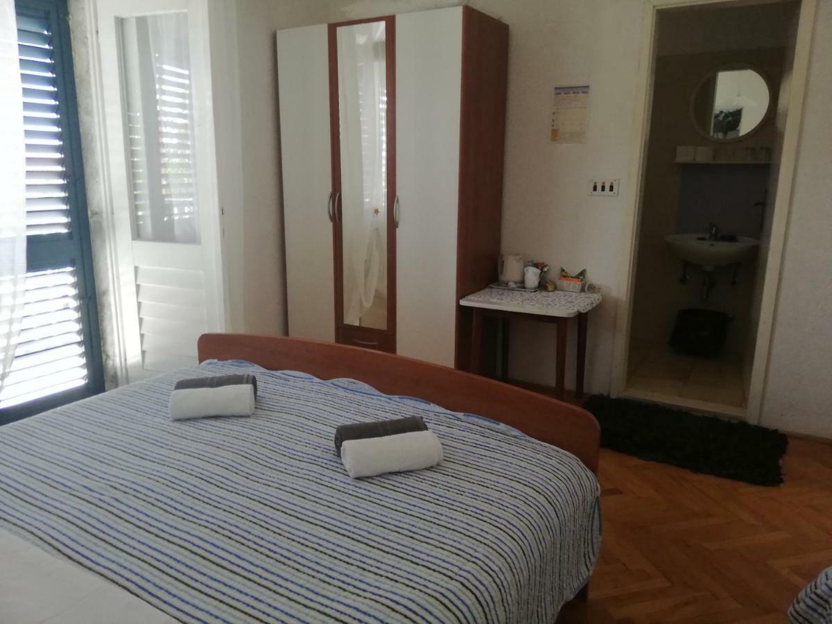 Apartments And Rooms Batos Zavala Εξωτερικό φωτογραφία